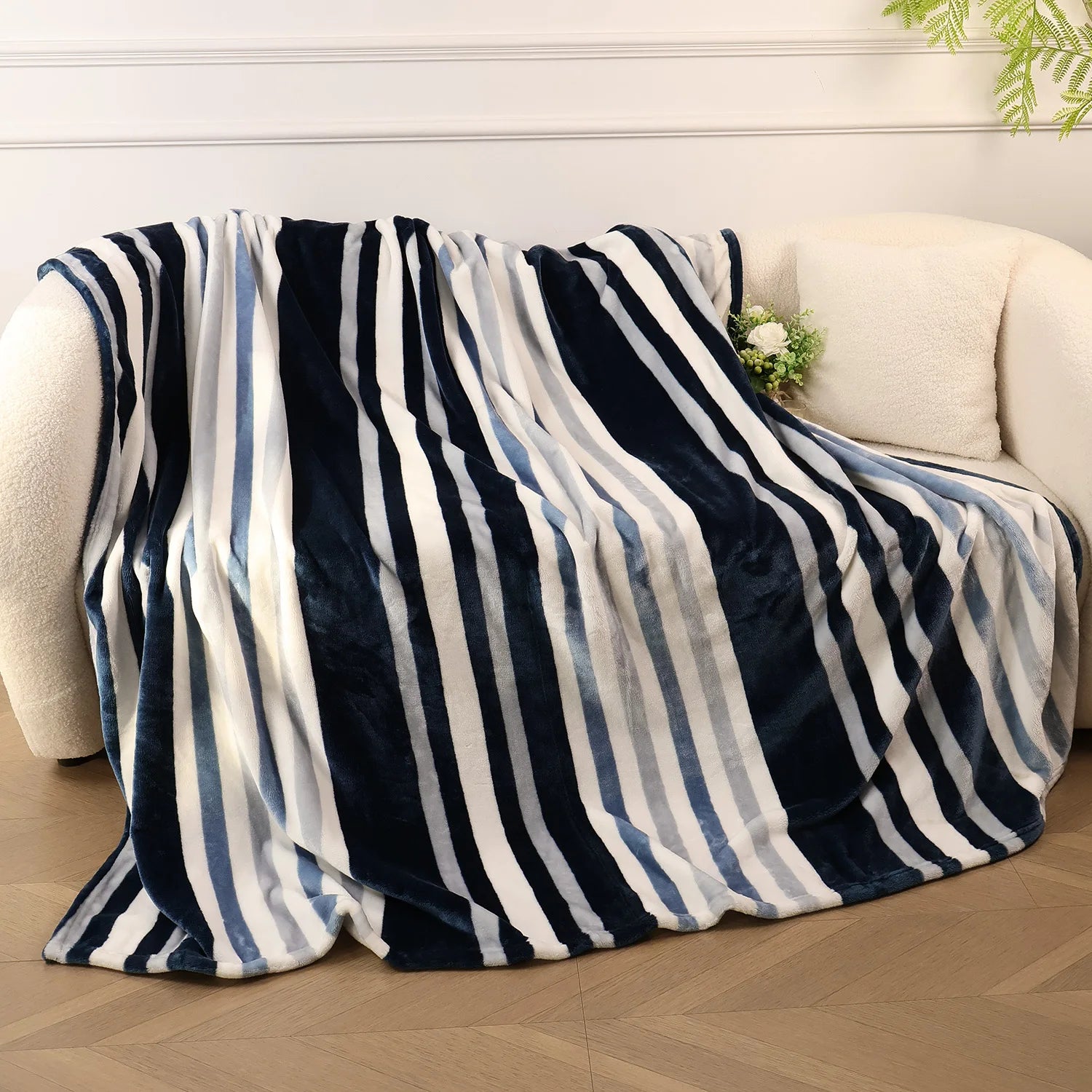 Luxury Blanket, Fuzzy Soft Cozy Flannel Blanket for Home Bed Sofa Couch Chair, Decorative  Blanket, Machine washable, 2 sizes